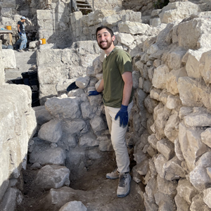 YU student at archaeological dig in Jerusalem