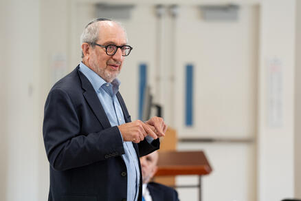 Lev Ladaat speaker