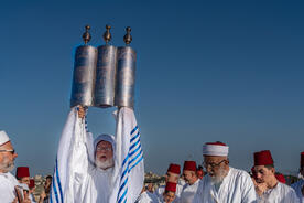 Samaritans on Mt. Gerizim celebrating the Passover