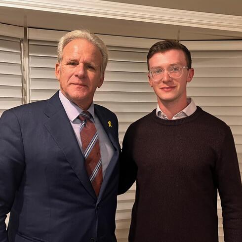 Aharon Cohen (right) with Ambassador Michael Oren (left)