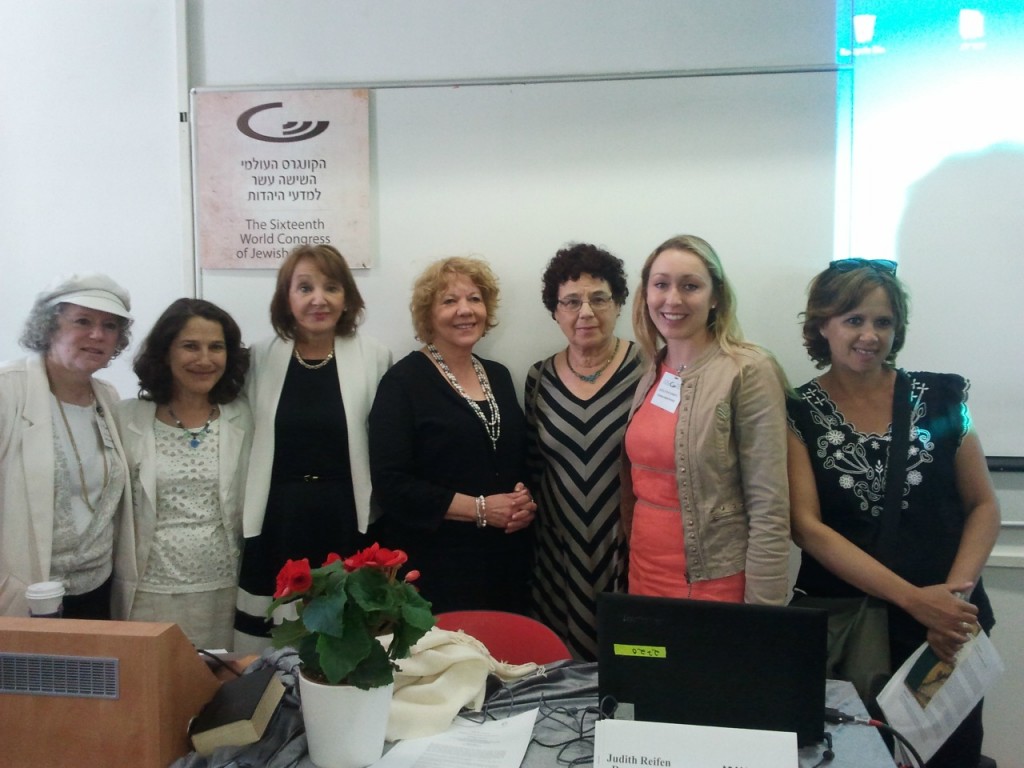 Dr. Karen Shawn (center) with researchers at the session.